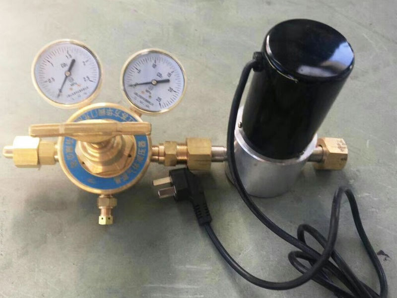 Industrial CO2 regulator